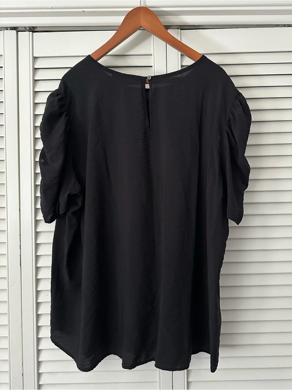 LOFT Black Puff Sleeve Blouse EUC